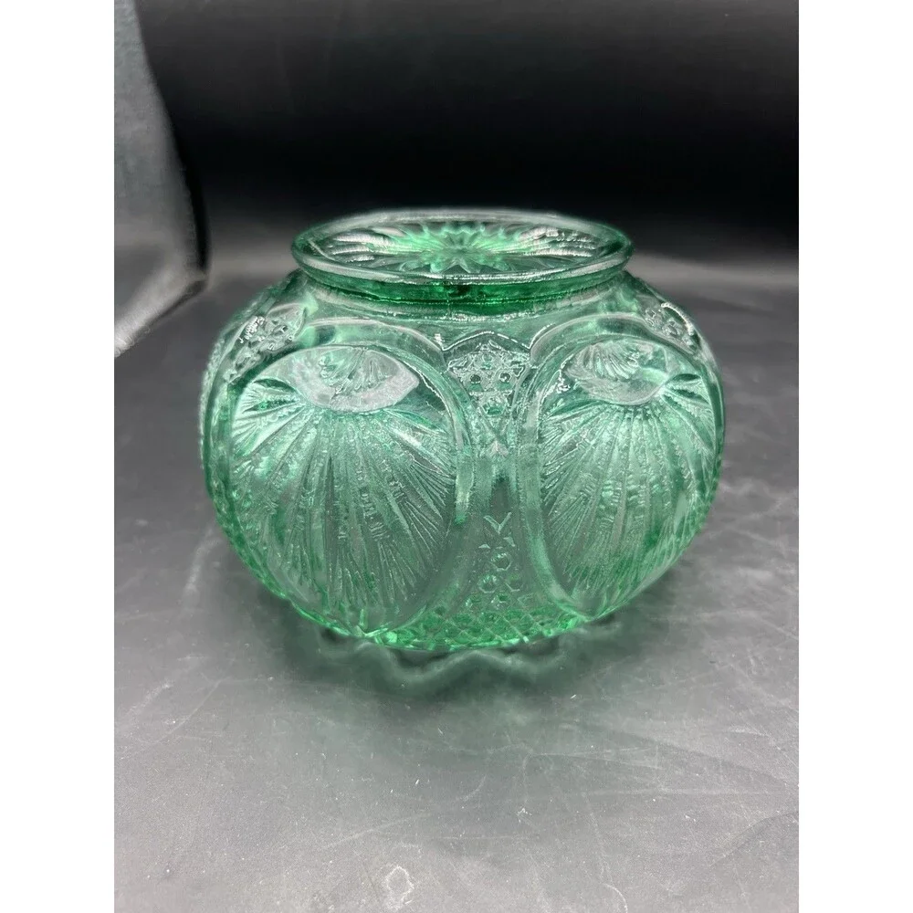 Vintage Fenton Green Glass Rose Bowl Sawtooth Rim Starburst Floral Vase 6.5”